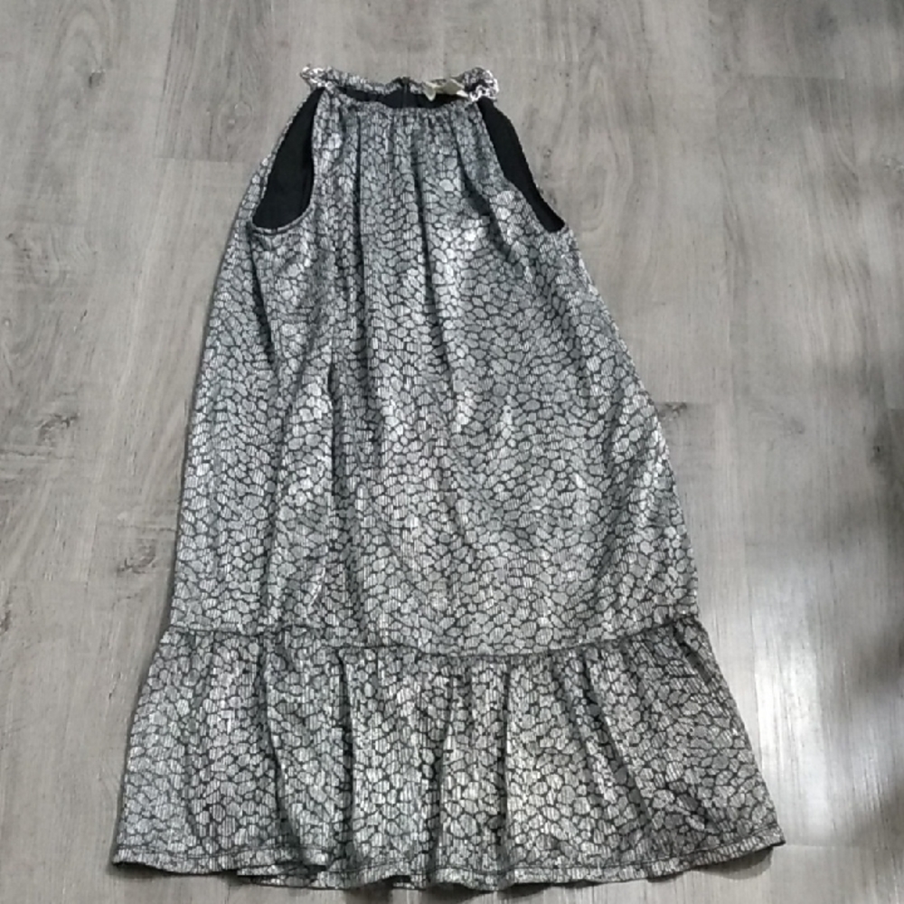 Michael Kors Elegant Silver and Black Dress With Chain Detail At Neckline - Picture 4 of 7